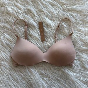 Skims Wireless Form Pushup Plunge Bra Clay Size 32B